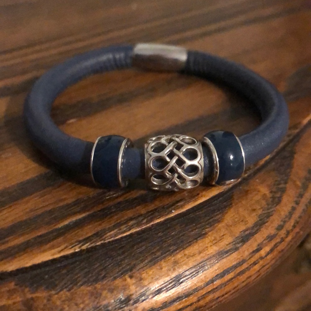 Endless bracelet with 3 charms + free silver charm